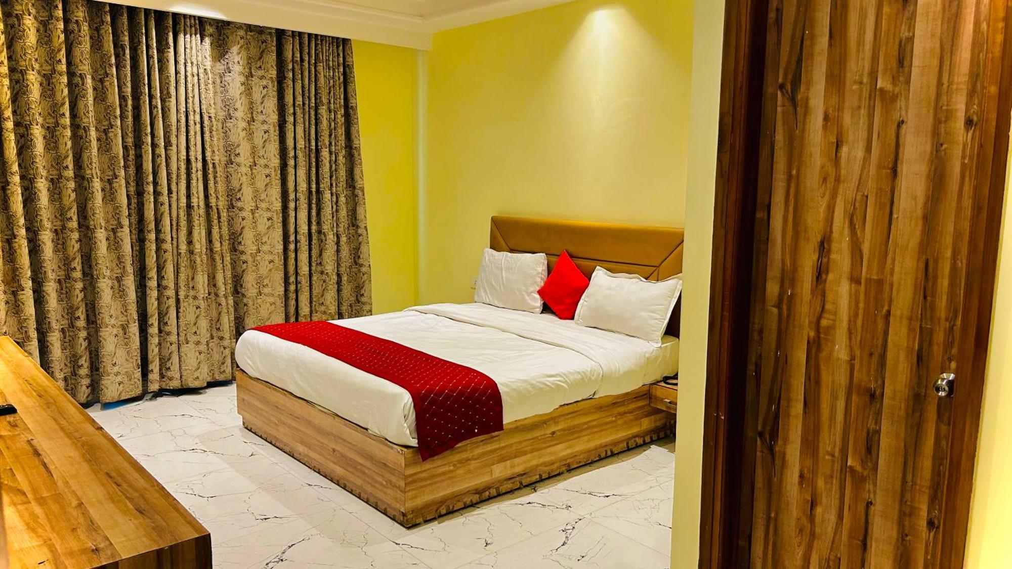 Goodluck House Near Terminal 3 Igi Airport Hotel New Delhi Eksteriør billede