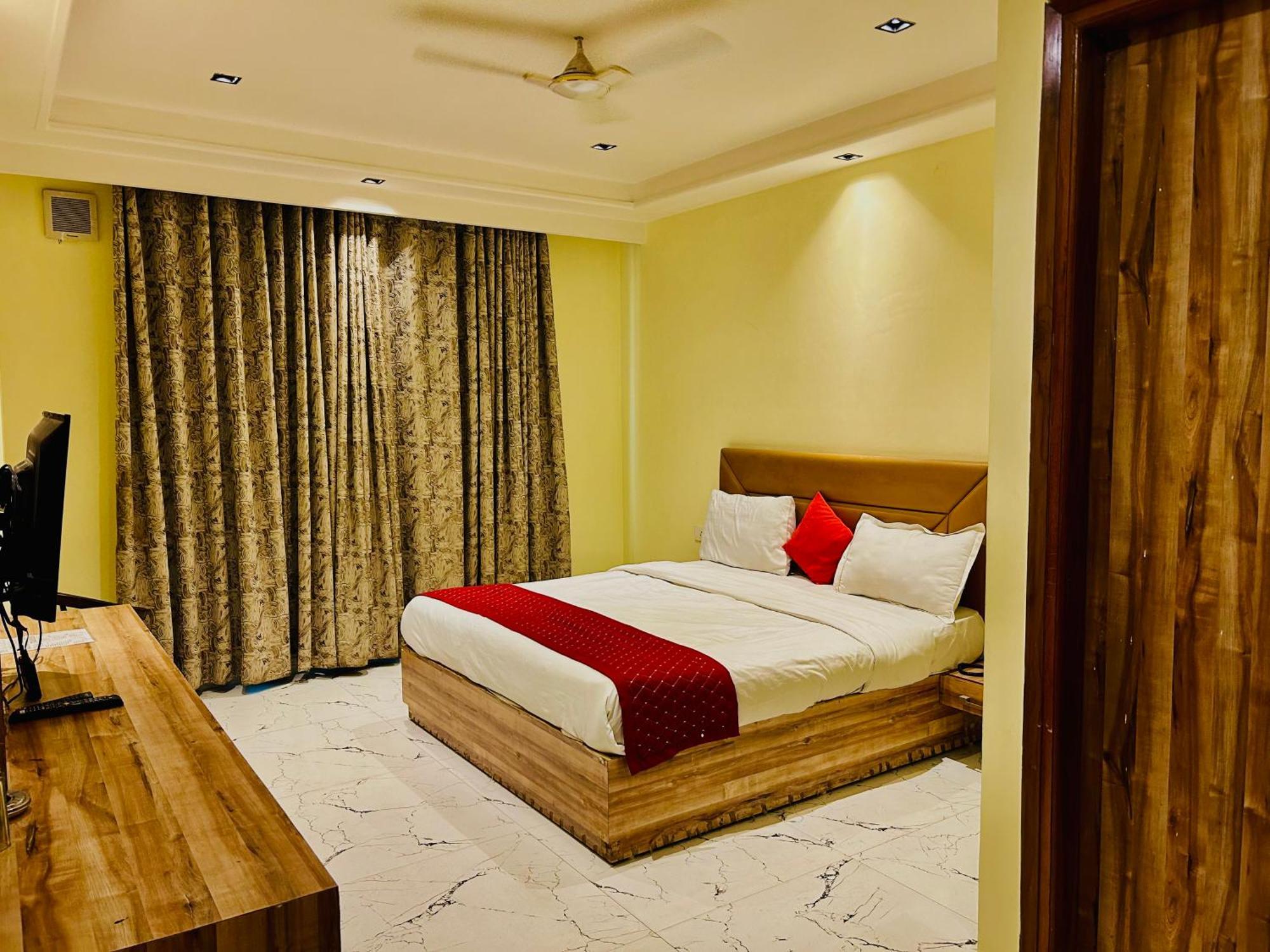 Goodluck House Near Terminal 3 Igi Airport Hotel New Delhi Eksteriør billede
